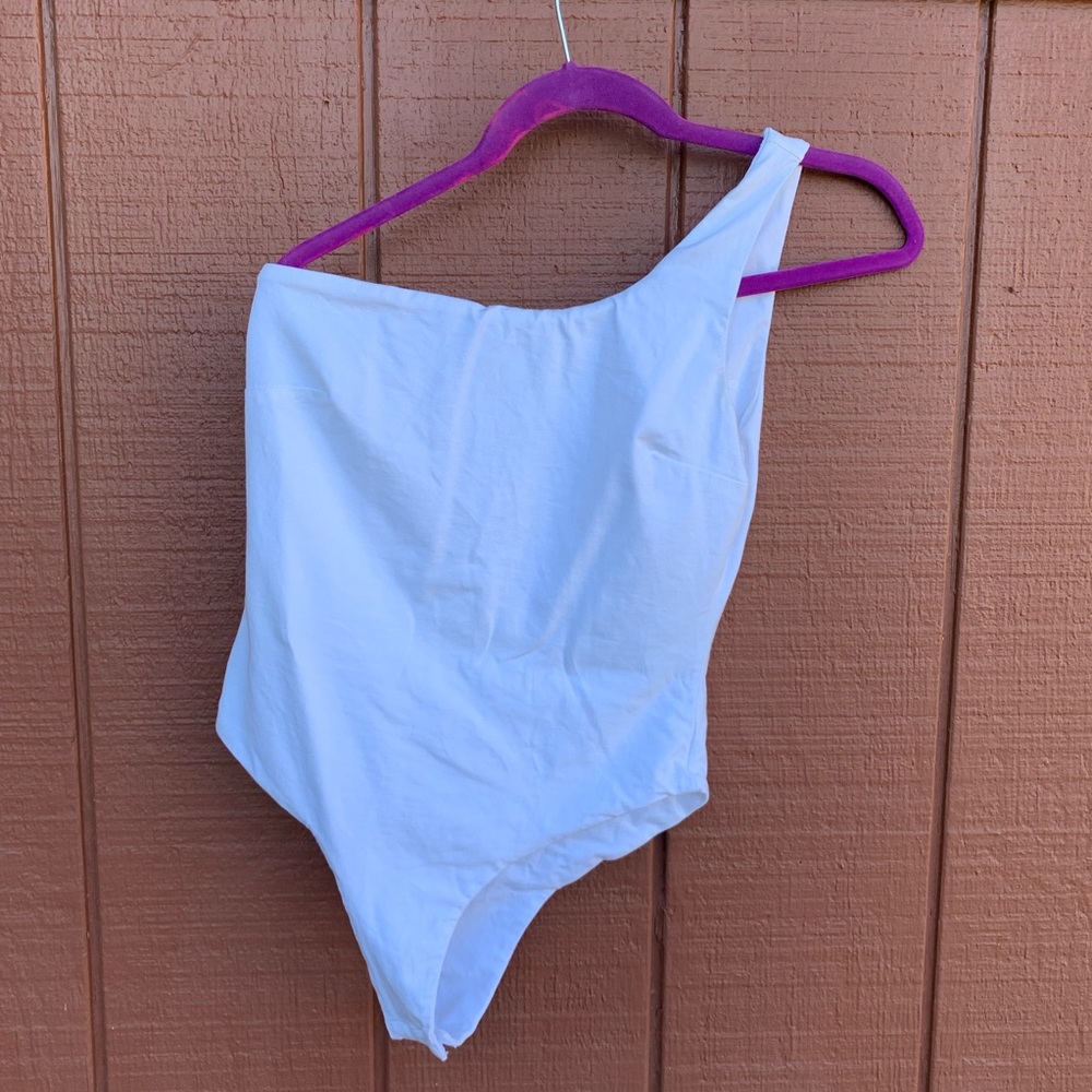 One Shoulder White Bodysuit from Tigermist
